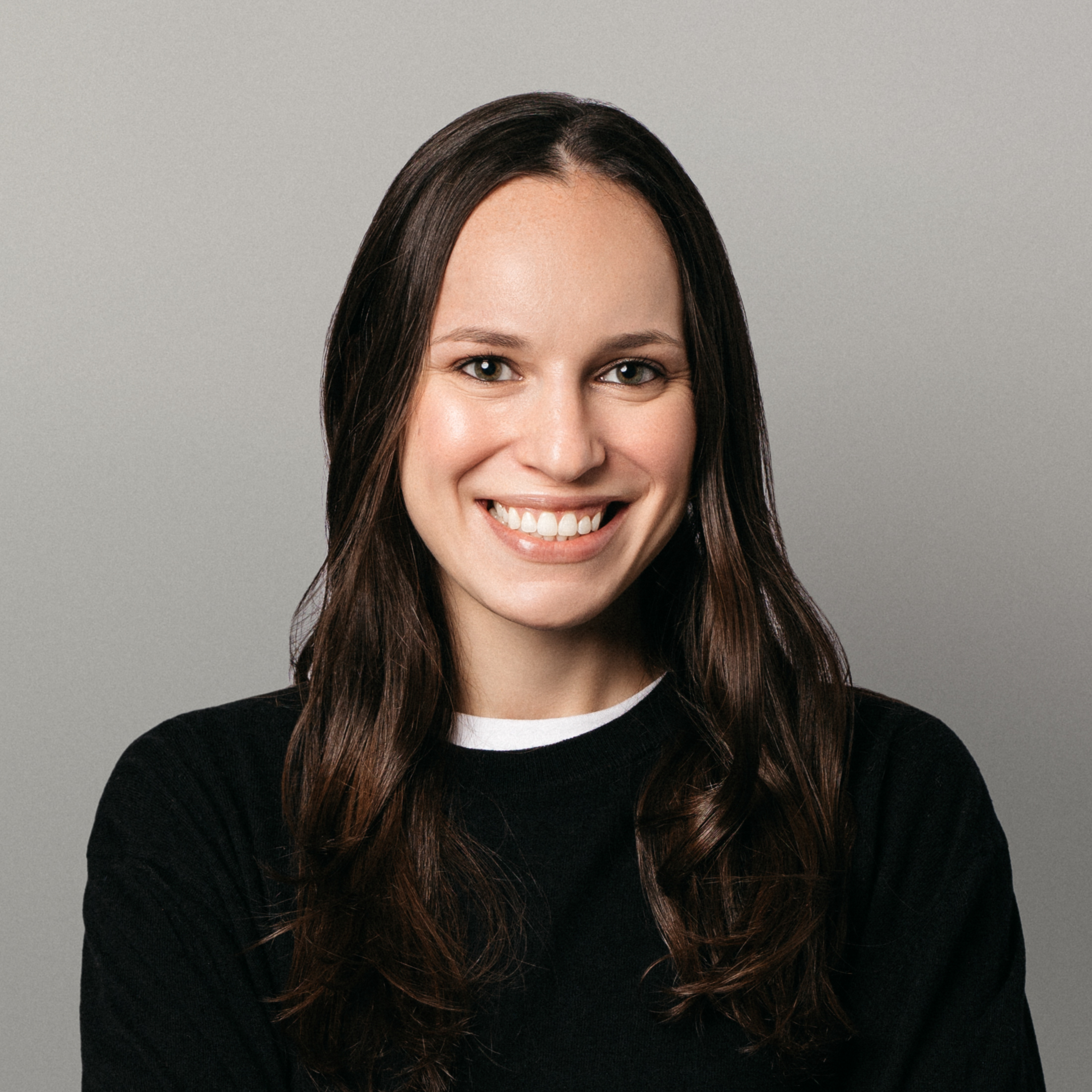 Headshot of Jillian Kirsch, Senior Language Strategist at maslansky + partners