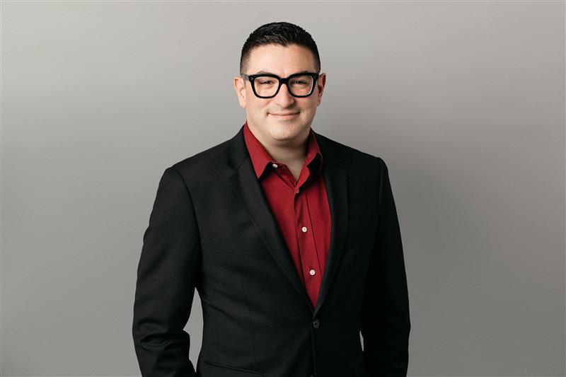 Headshot of Matt Storm, Executive Assistant at maslansky + partners