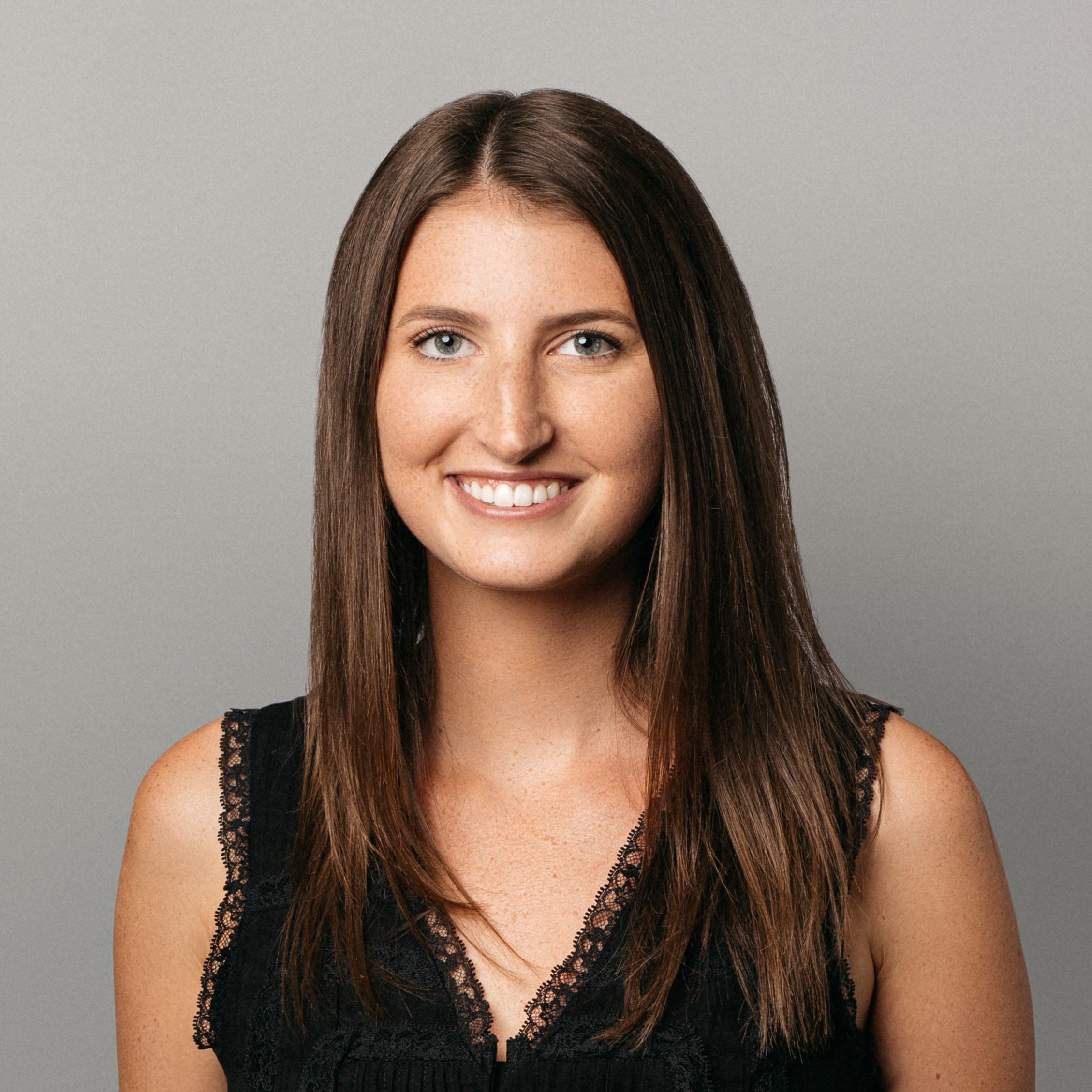 Headshot of Julia Licursi, Language Strategist at maslansky + partners