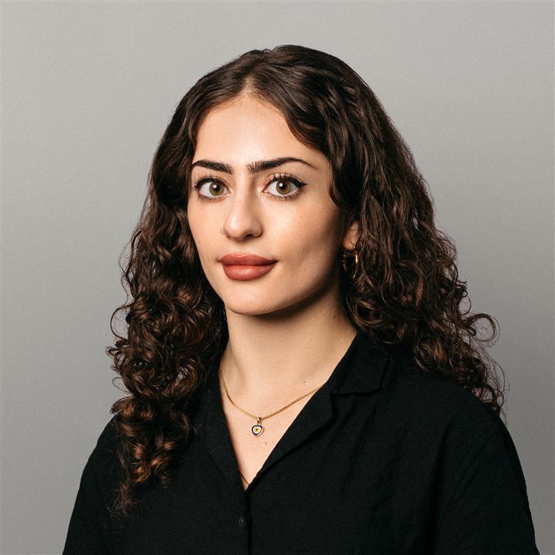 Headshot of Yasmine Rayyis, Senior Language Strategist at maslansky + partners